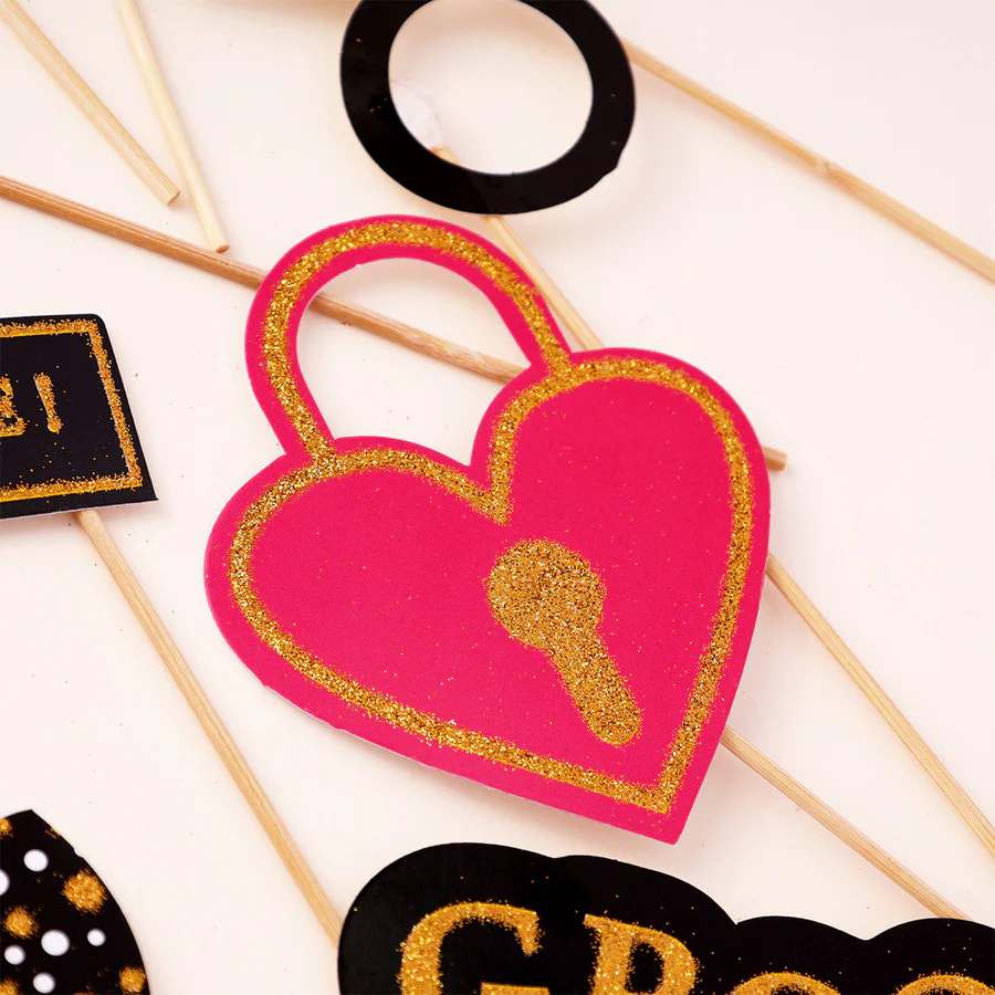 Wedding Party Props - Image 3